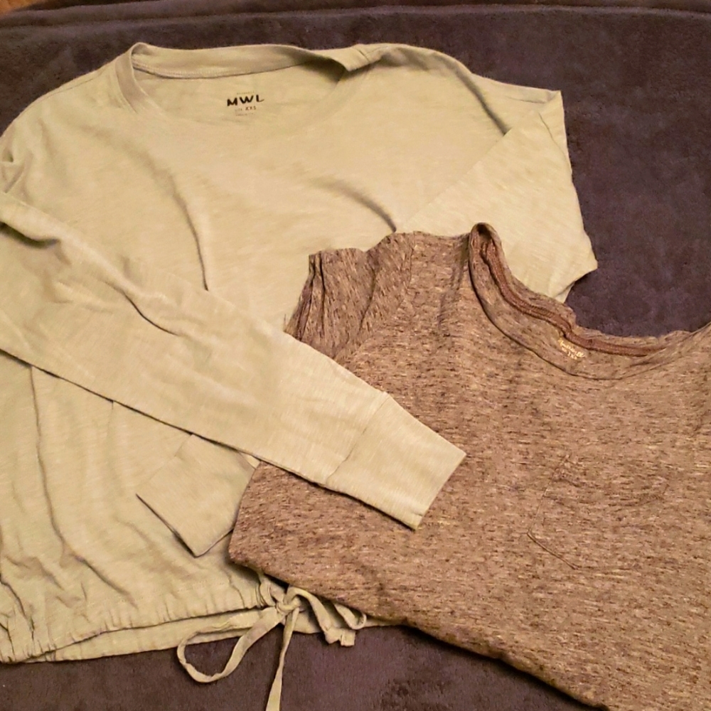 Two (2) Madewell t-shirts, size xxs